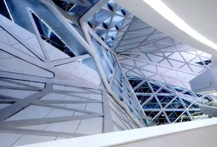 格尔木钢结构不仅是工程技术，更是融合历史、艺术与哲学的载体！