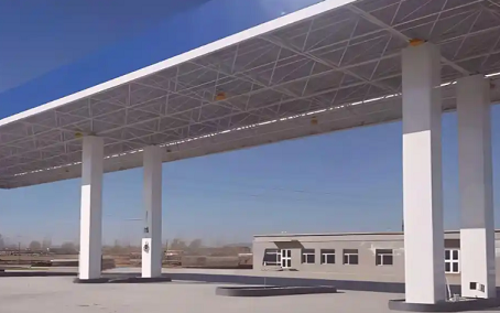格尔木钢结构加油站罩棚_螺栓球网架_挑檐_形象柱!